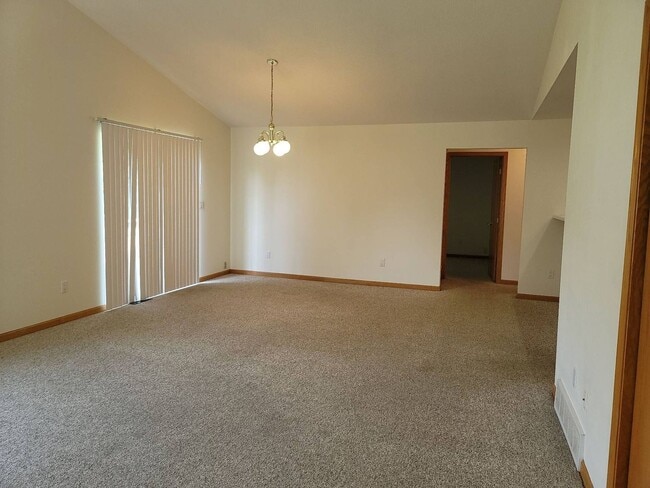 Building Photo - 6109 Birchwood Ln