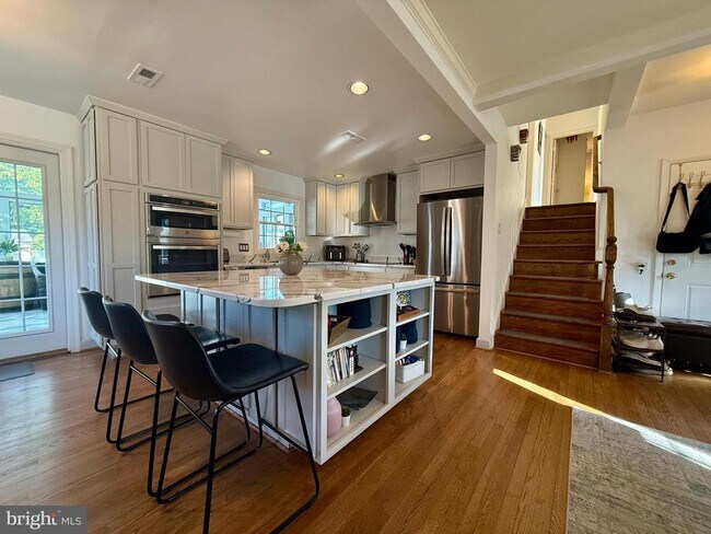 Foto del edificio - 2223 Great Falls St