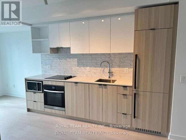 Building Photo - 252 Church St