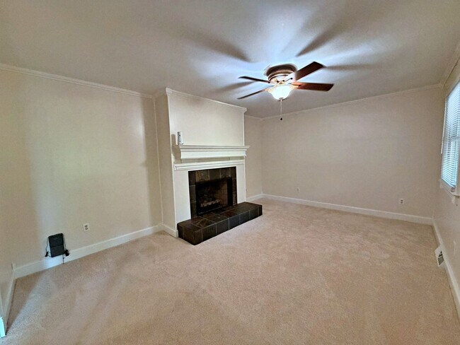 Foto del edificio - 8800 Sedbergh Dr
