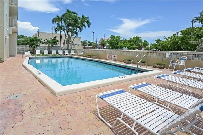 Foto del edificio - 900 NE 18th Ave