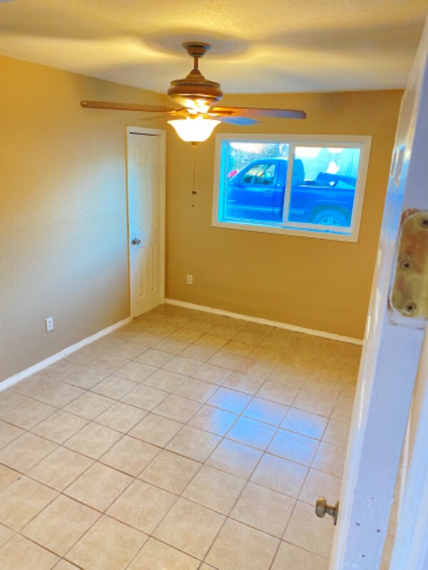 Building Photo - 611 Maxine Dr