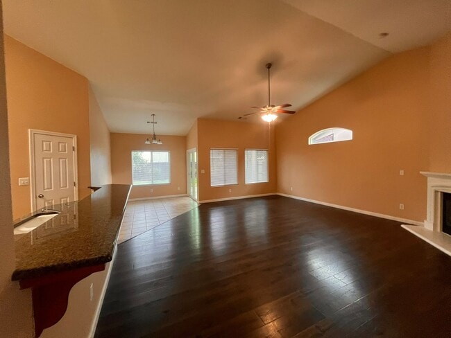 Building Photo - 2340 Catavee Ave