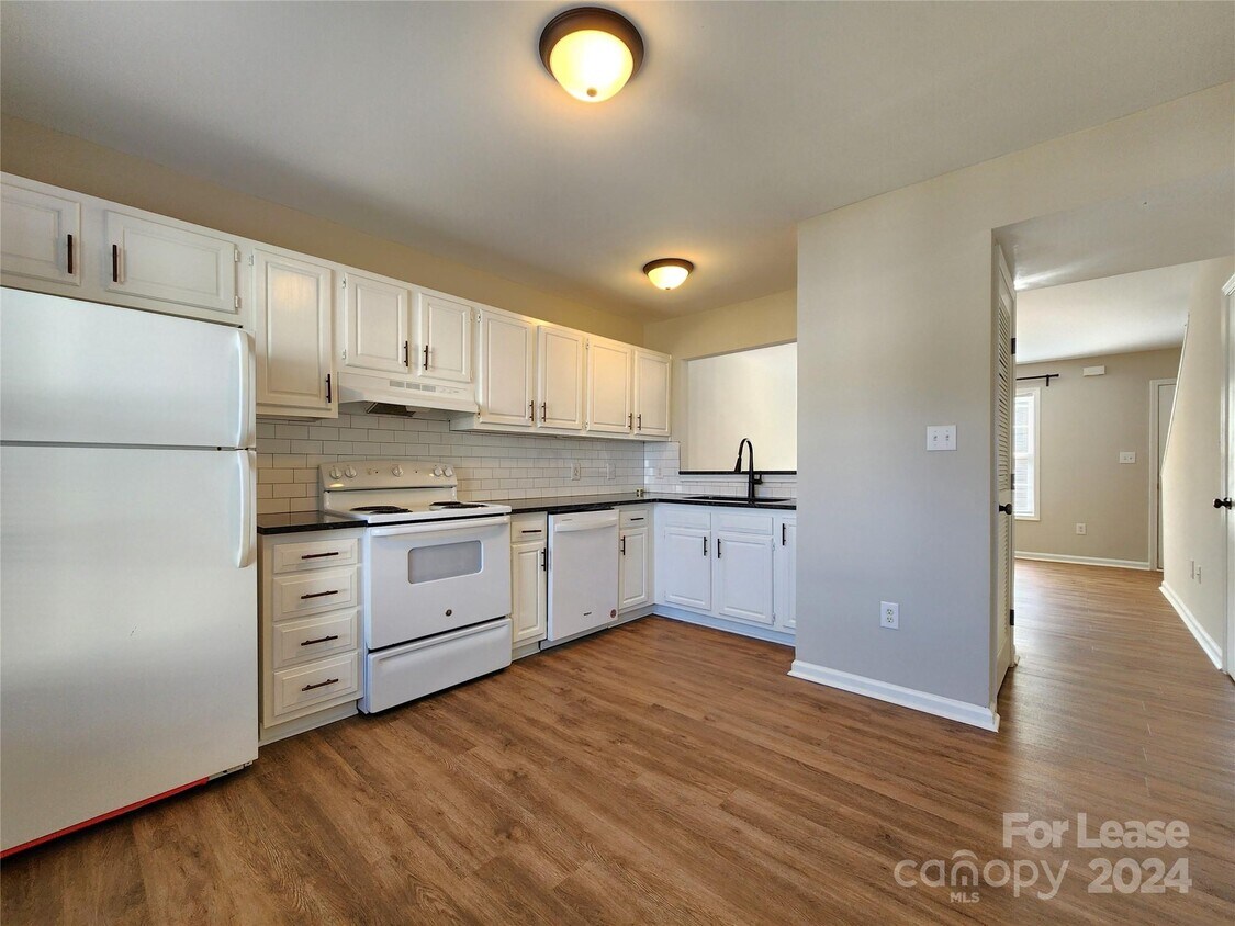 270 Circle R Rd, Concord, NC 28025 Townhome Rentals in Concord NC