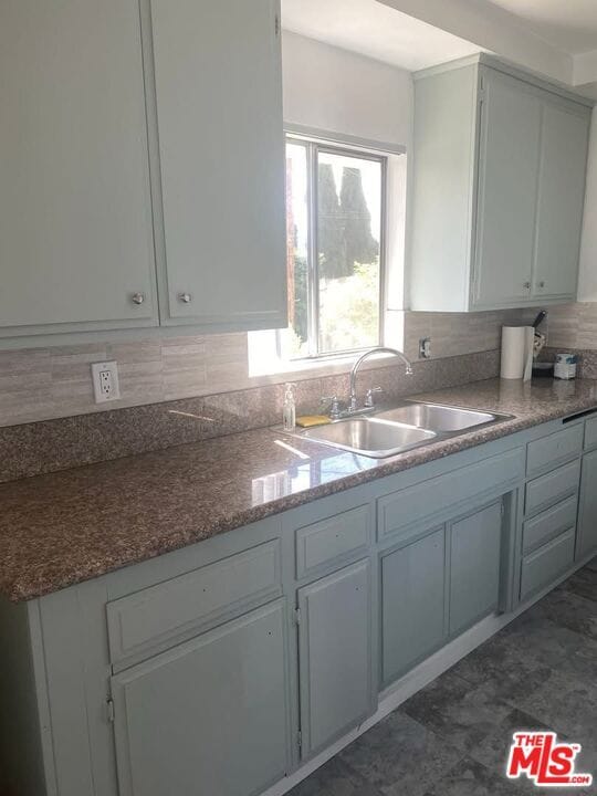 Building Photo - 1413 N Kenmore Ave