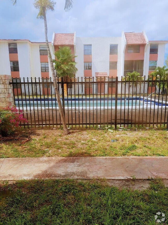 Windermere Tree Gardens Apartments for Rent with Washer & Dryer