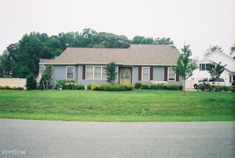 Primary Photo - 3 br, 2 bath House - 26 BLACKPOOL RD