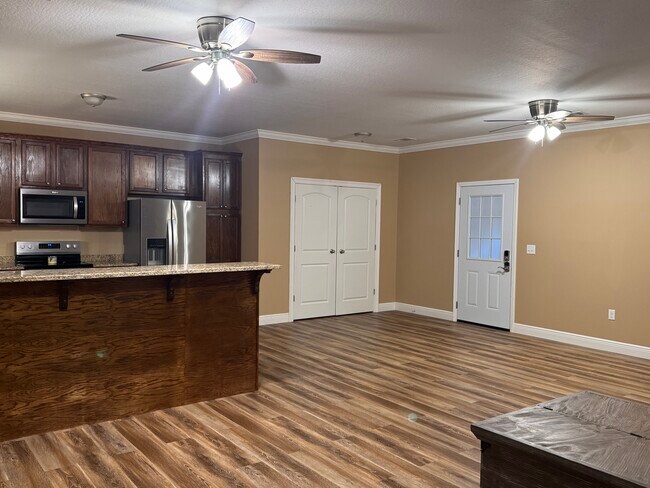 Foto del edificio - 111 Grovewood Dr