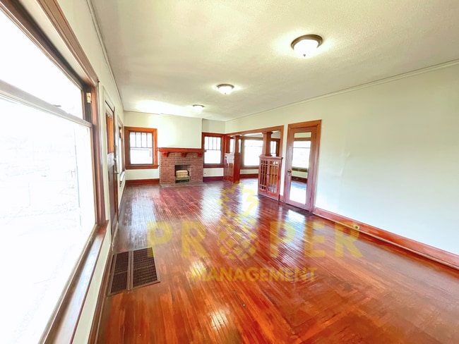 Building Photo - Large 4-Bedroom, 1.5-Bath Home with Fenced...