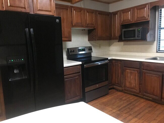 Foto del edificio - 333 Hayes Haskell St