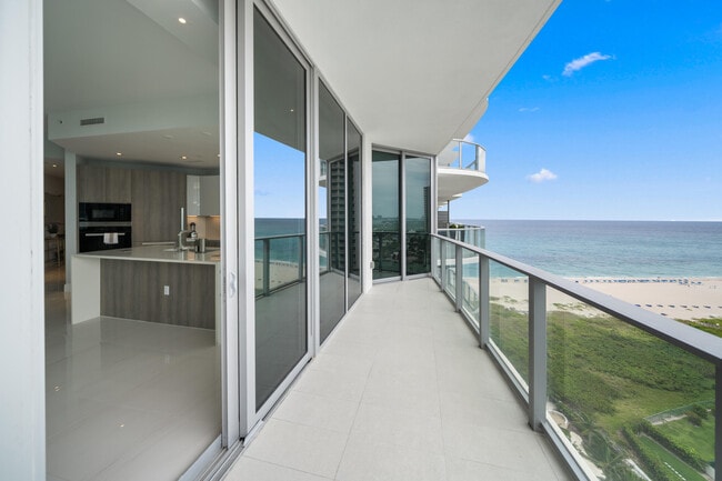 Foto del edificio - 3100 N Ocean Dr