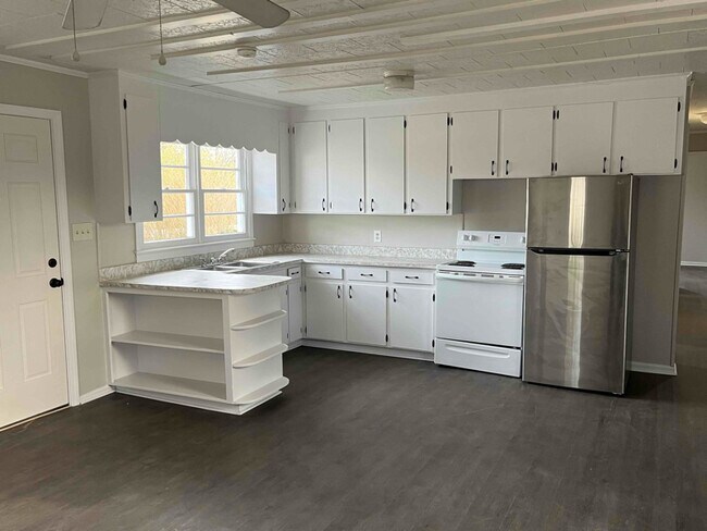 Foto del edificio - 8402 Duncan Bridge Rd