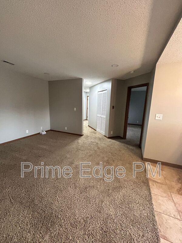 Foto del edificio - 4621 Prescott Ave