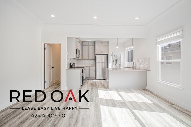 Building Photo - 330 N Genesee Ave