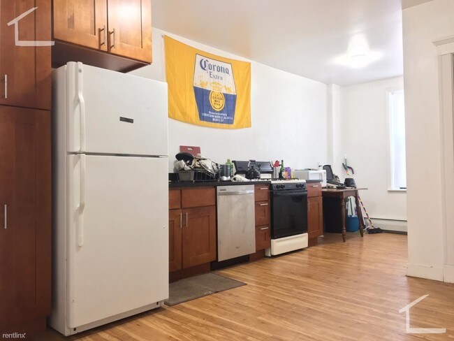 Building Photo - 24 Claflin Rd