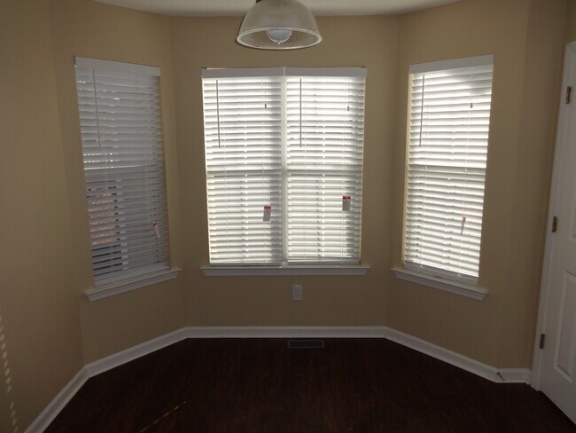 Foto del edificio - 6339 Milo Dr