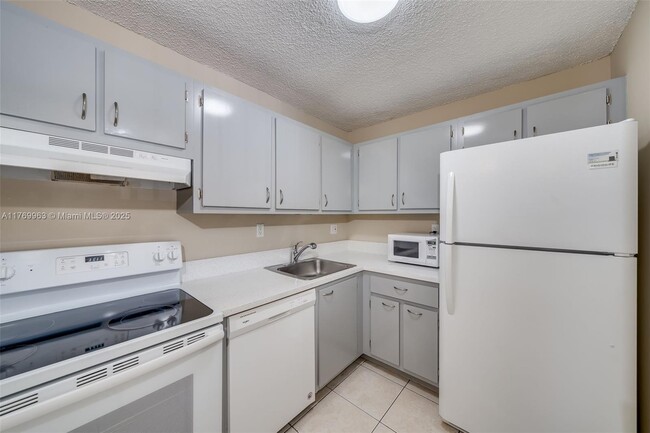 Foto del edificio - 15630 SW 80th St