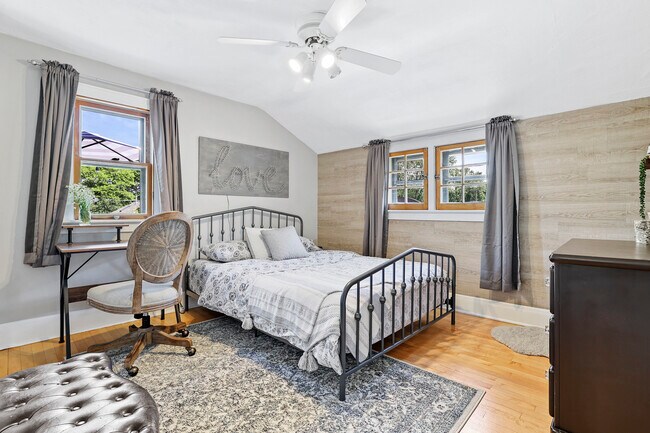 Foto del edificio - 2162 N 72nd St