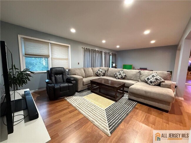 Foto del edificio - 2905 N Oaks Blvd