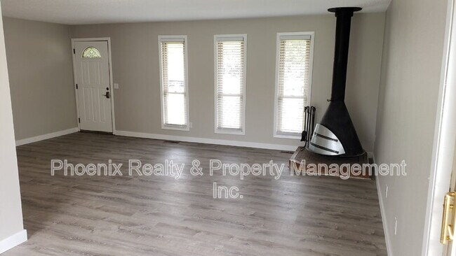 Photo - 1362 Tipperary St House