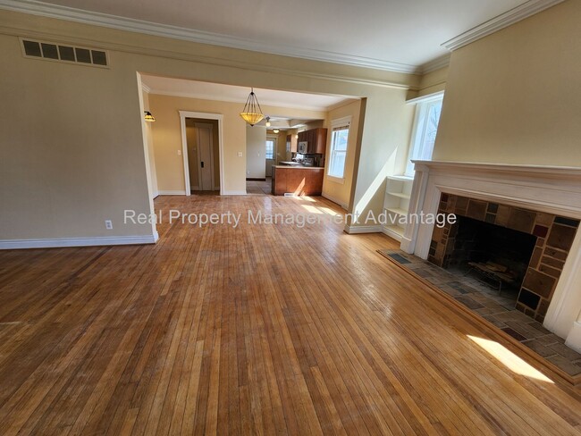 Building Photo - 4 Bedrooms, Endless Charm and Steps from D...