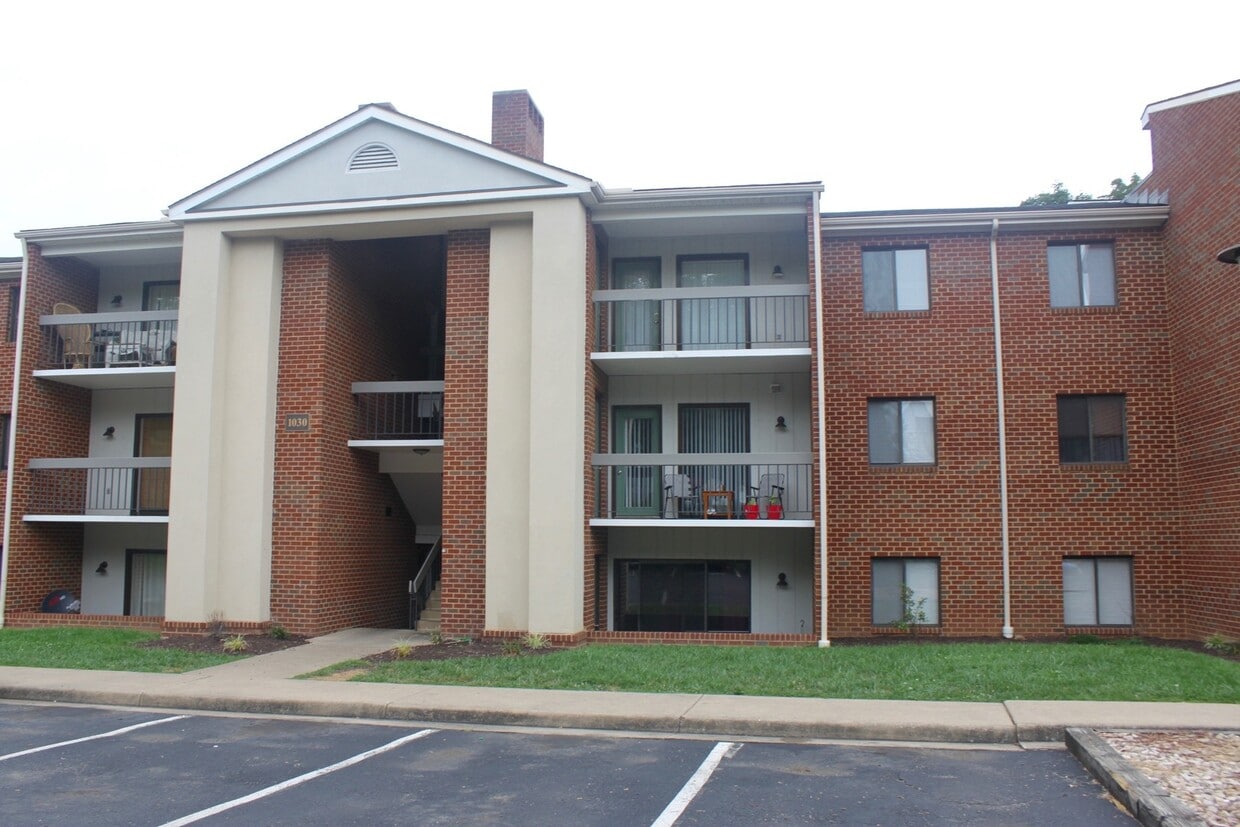 2BR 2 Full Bath Condo with Modern Upgrades – Near Downtown Harrisonburg! - 2BR 2 Full Bath Condo with Modern Upgrades – Near Downtown Harrisonburg!