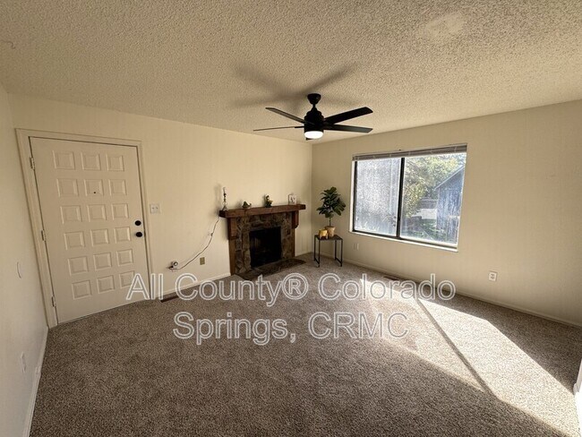 Foto del edificio - 2713 Hearthwood Ln