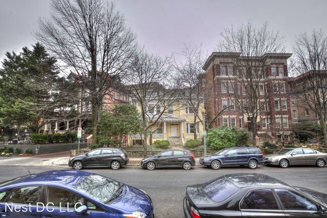 Building Photo - 1826 Biltmore St NW