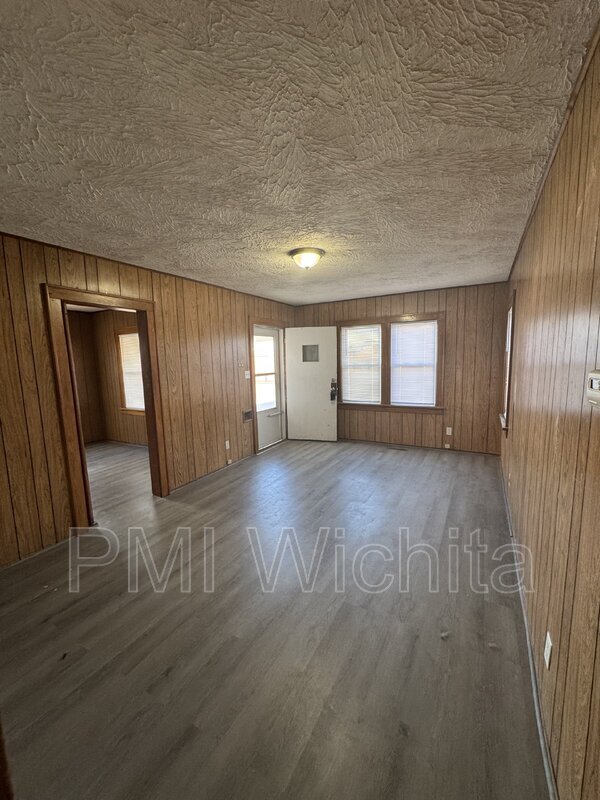 Foto del edificio - 1921 S Everett St