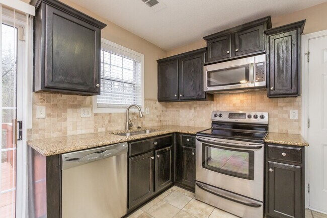 Foto del edificio - 775 Riverside Walk Crossing NE