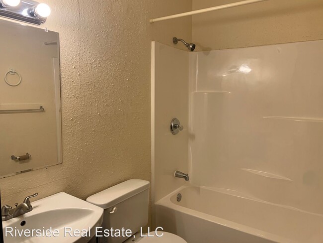 Foto del edificio - 913 Joliet Dr