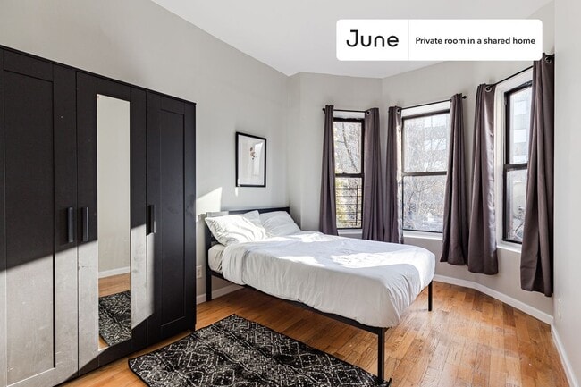 Foto del edificio - Private bedroom in 4 bed/2 bath Home