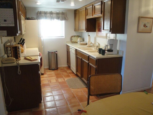 Foto del edificio - 7430 E Chaparral Rd