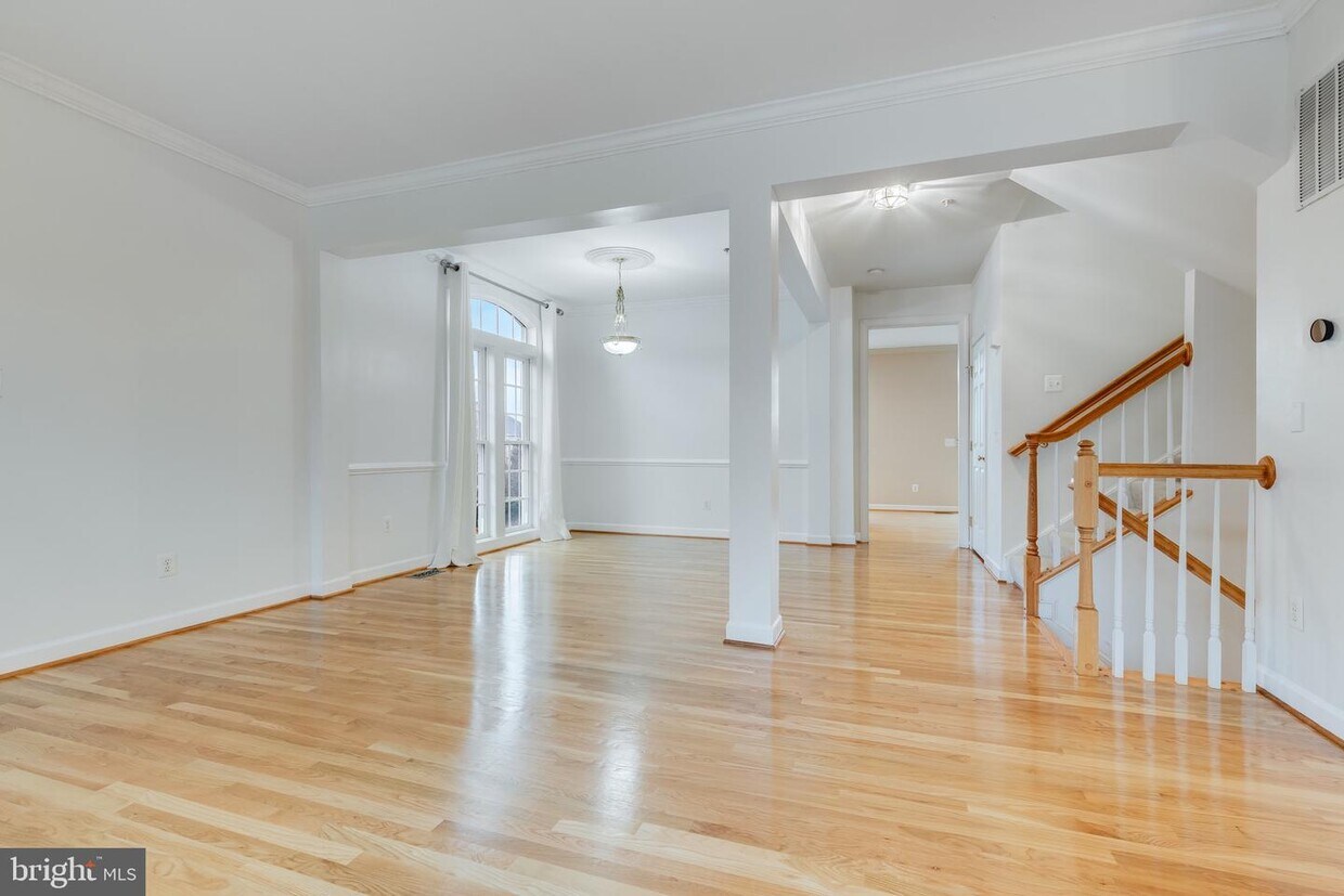 43809 Water Bay Terrace, Leesburg, VA 20176 Townhome Rentals in