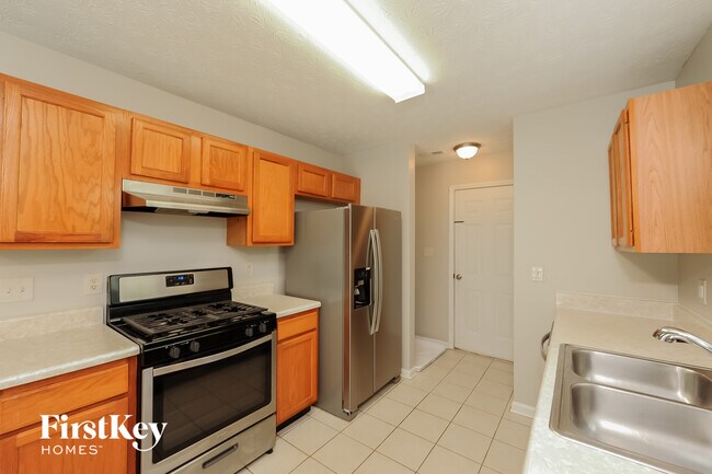 Foto del edificio - 5255 Hillcrest Glenn Dr