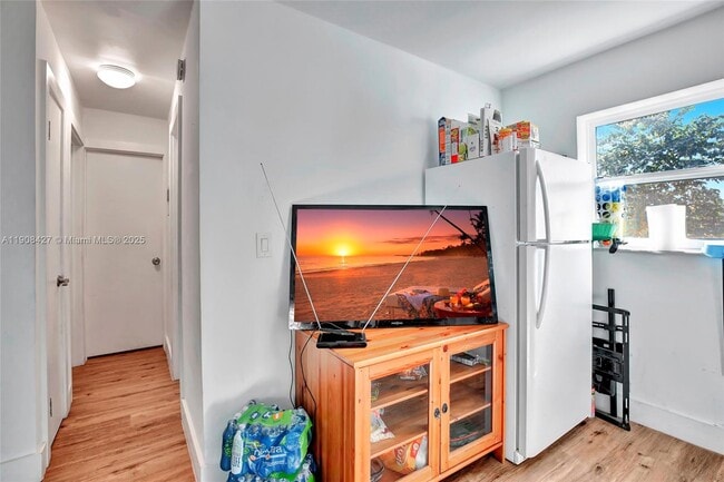 Foto del edificio - 458 SW 9th St