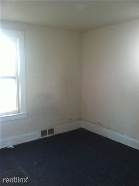 Building Photo - 414 20th St