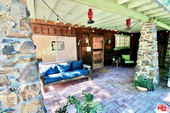 Foto del edificio - 20200 Paradise Ln