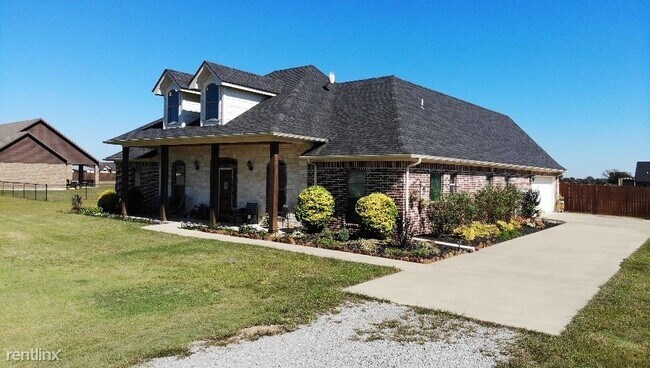 Building Photo - 4 br, 3.5 bath House - 3244 Bryan Road