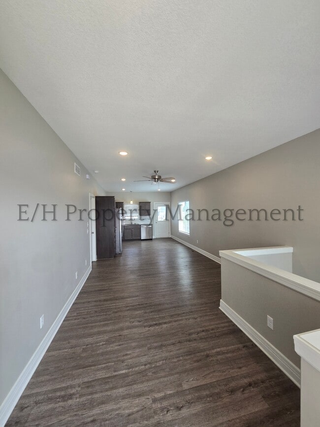 Building Photo - 2220 E Village Estates Dr