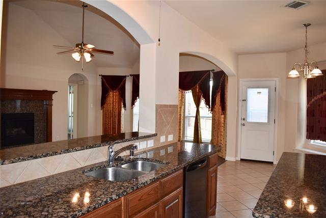 Foto del edificio - 384 Spring Meadow Dr