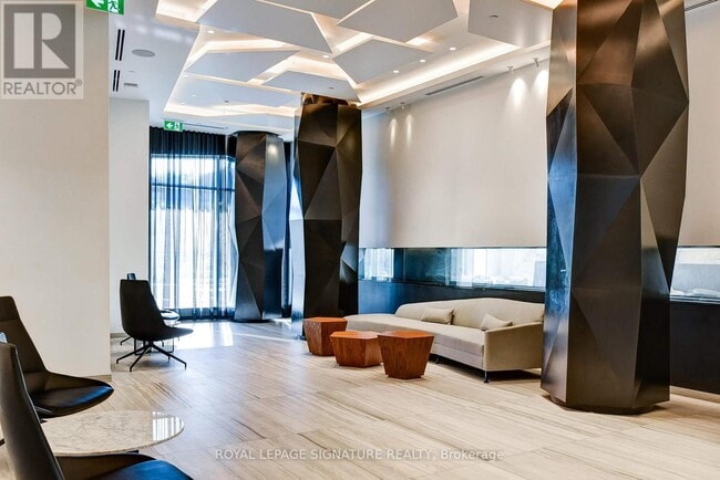 Building Photo - 80 Vanauley St