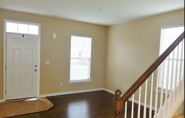 Building Photo - Spacious 3-Bedroom Townhome in Laurel Fiel...