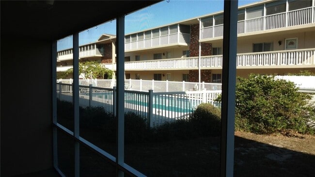 Foto del edificio - 3755 S School Ave