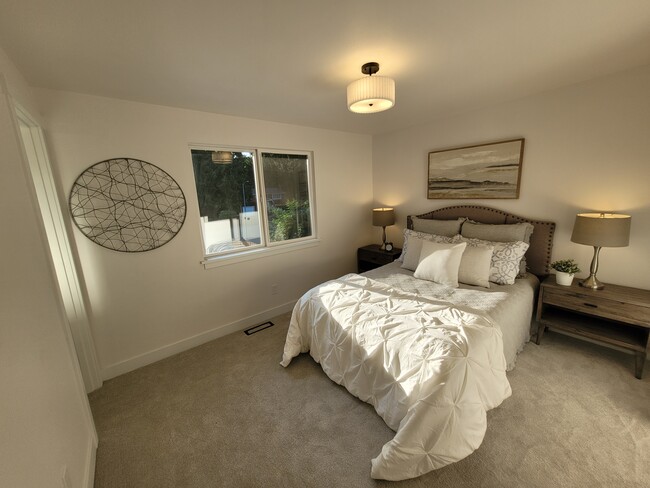 Building Photo - 19229 34th Dr SE