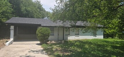 Building Photo - 301 Elbert Ln