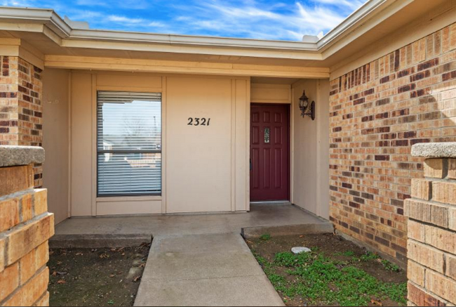 Building Photo - 2321 Parkside Dr