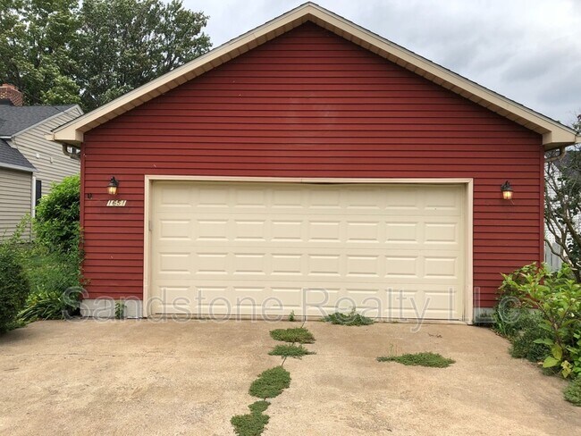 Building Photo - 1651 E Erie Ave