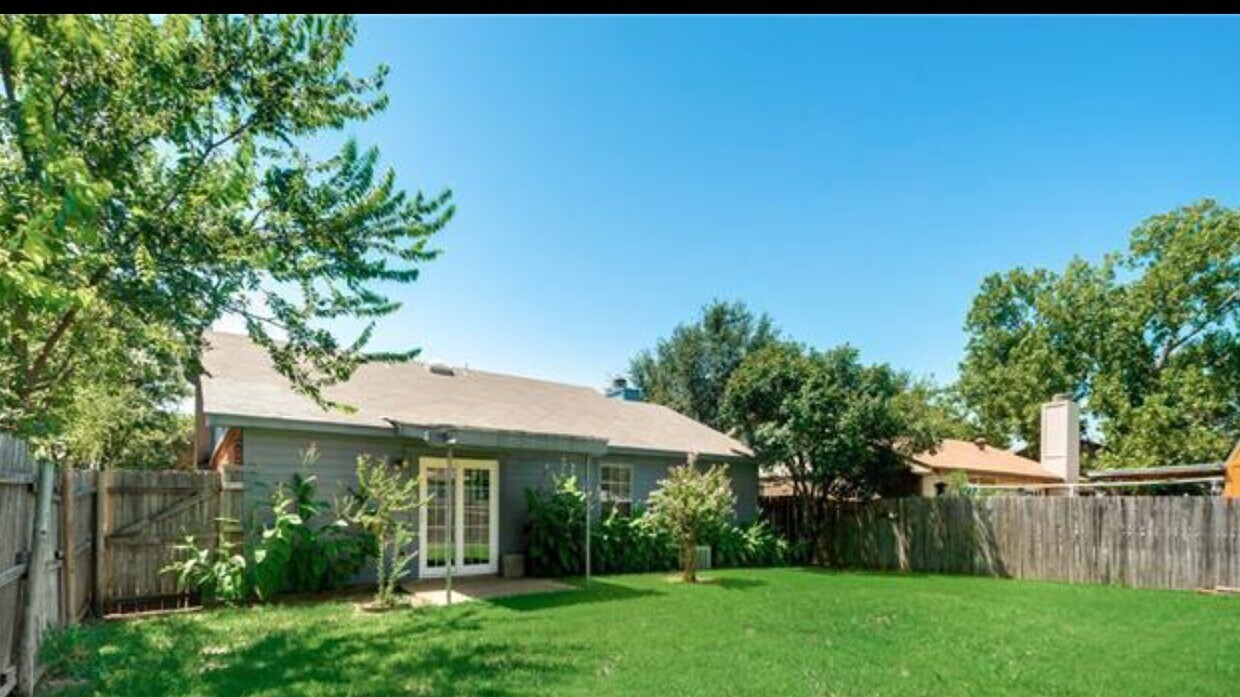 Back of house - 4617 bracken dr.