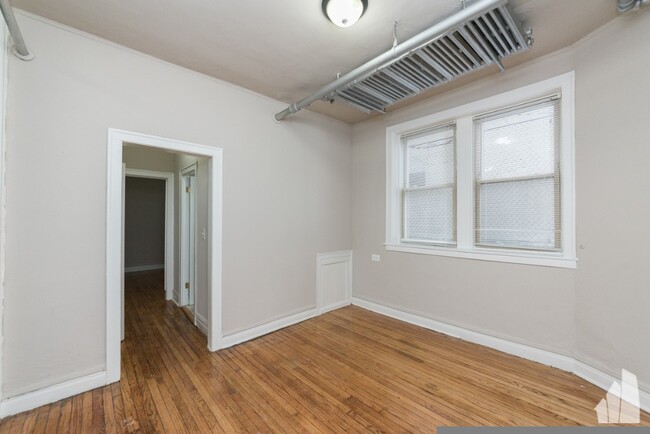 Foto del edificio - 4255 W Addison St